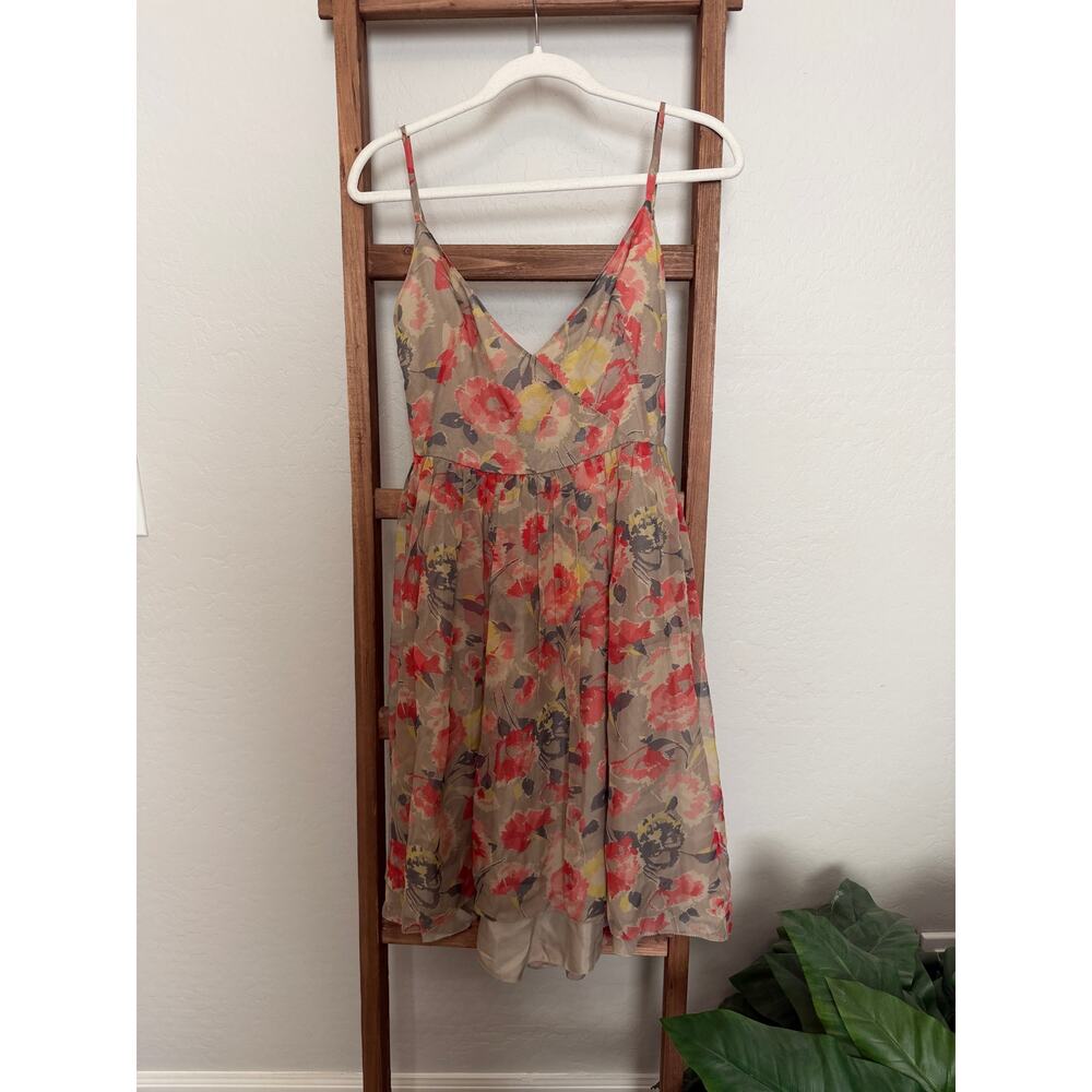 Jill Stuart-NWT-Penelope Floral 100% silk v neck  Dress- size 2